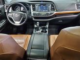 Thumbnail of 2019 Shoreline Blue Pearl Toyota Highlander