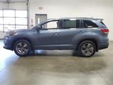 Thumbnail of 2019 Shoreline Blue Pearl Toyota Highlander