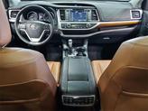 Thumbnail of 2019 Shoreline Blue Pearl Toyota Highlander
