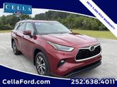 Photo of 2022 Ruby Flare Pearl Toyota Highlander