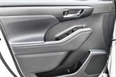 Thumbnail of 2021 Blizzard Pearl Toyota Highlander