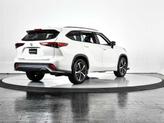 Thumbnail of 2021 Blizzard Pearl Toyota Highlander