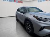 Thumbnail of 2021 Celestial Silver Metallic Toyota Highlander Hybrid