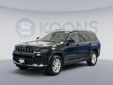 Photo of 2022 Diamond Black Crystal Pearlcoat Jeep Grand Cherokee L