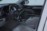 Thumbnail of 2017 Blizzard Pearl Toyota Highlander