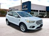 Thumbnail of 2017 Oxford White Ford Escape