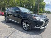Thumbnail of 2017 Labrador Black Pearl Mitsubishi Outlander