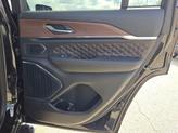 Thumbnail of 2025 Diamond Black Crystal Pearlcoat Jeep Grand Cherokee