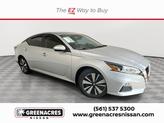 Photo of 2023 Cloud White Nissan Sentra