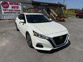 Thumbnail of 2019 White Nissan Altima