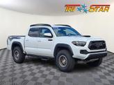 Photo of 2018 Super White Toyota Tacoma