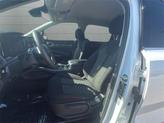 Thumbnail of 2023 Glacial White Pearl Kia Sorento