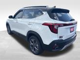 Thumbnail of 2024 Clear White / Black Roof Kia Seltos