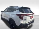 Thumbnail of 2024 Snow White Pearl Kia Seltos