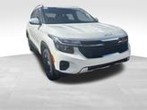 Thumbnail of 2024 Snow White Pearl Kia Seltos