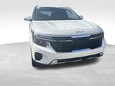 Thumbnail of 2024 Snow White Pearl Kia Seltos