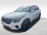 Thumbnail of 2024 Snow White Pearl Kia Seltos
