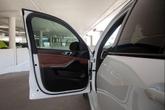 Thumbnail of 2022 Mineral White Metallic BMW X5