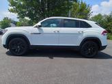 Thumbnail of 2022 Pure White Volkswagen Atlas Cross Sport