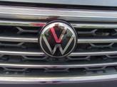 Thumbnail of 2024 Platinum Gray Metallic Volkswagen Atlas