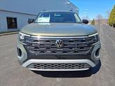 Thumbnail of 2025 Avocado Green Pearl Volkswagen Atlas