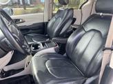 Thumbnail of 2018 Bright White Clearcoat Chrysler Pacifica