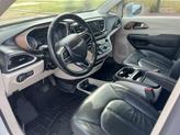 Thumbnail of 2018 Bright White Clearcoat Chrysler Pacifica