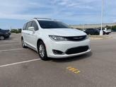 Thumbnail of 2018 Bright White Clearcoat Chrysler Pacifica