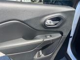 Thumbnail of 2016 Bright White Clearcoat Jeep Cherokee