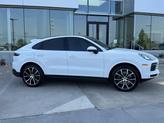 Thumbnail of 2022 White / Black Porsche Cayenne