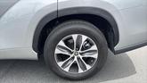 Thumbnail of 2024 Celestial Silver Metallic Toyota Highlander