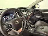 Thumbnail of 2017 Ooh La La Rouge Mica Toyota Highlander