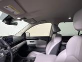 Thumbnail of 2025 Lunar Silver Metallic Honda Pilot