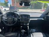 Thumbnail of 2024 Onyx Black Metallic Volvo XC40