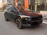 Photo of 2018 Diamond Black Crystal Pearlcoat Jeep Cherokee