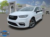 Photo of 2023 Bright White Clearcoat Chrysler Pacifica