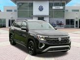 Photo of 2025 Deep Black Pearl Volkswagen Atlas