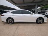 Thumbnail of 2020 Ultra White Lexus ES 350