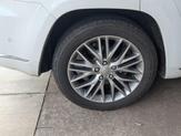 Thumbnail of 2017 Bright White Clearcoat Jeep Grand Cherokee