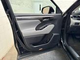 Thumbnail of 2021 Midnight Black Metallic Toyota Highlander