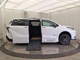 Thumbnail of 2025 Ice Cap Toyota Sienna