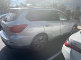 Thumbnail of 2017 Brilliant Silver Metallic Nissan Pathfinder