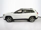 Thumbnail of 2022 Bright White Clearcoat Jeep Cherokee