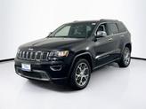 Photo of 2022 Diamond Black Crystal Pearlcoat Jeep Grand Cherokee