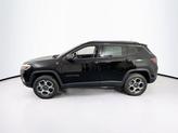 Thumbnail of 2022 Diamond Black Crystal Pearlcoat Jeep Compass