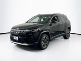 Photo of 2022 Diamond Black Crystal Pearlcoat Jeep Compass