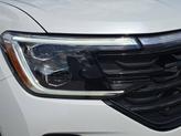 Thumbnail of 2025 Opal White Pearl Volkswagen Atlas Cross Sport