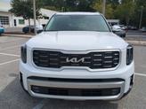 Thumbnail of 2025 Glacial White Pearl Kia Telluride