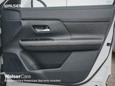 Thumbnail of 2025 Scarlet Ember Tintcoat/Super Black Nissan Kicks