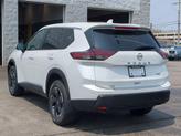 Thumbnail of 2026 Everest White Pearl Tricoat Nissan Rogue
